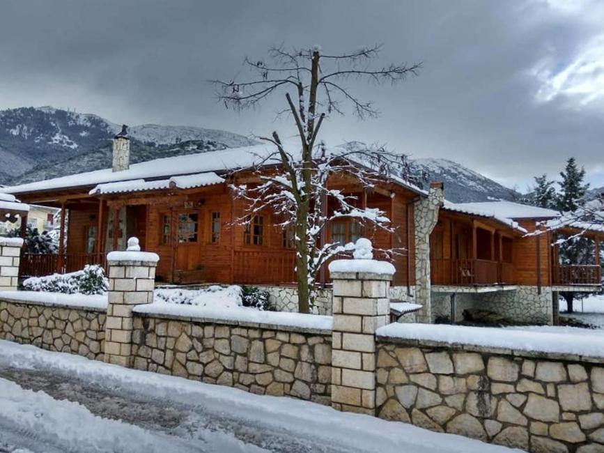 Xylino Chalet Kalavryta Exterior foto